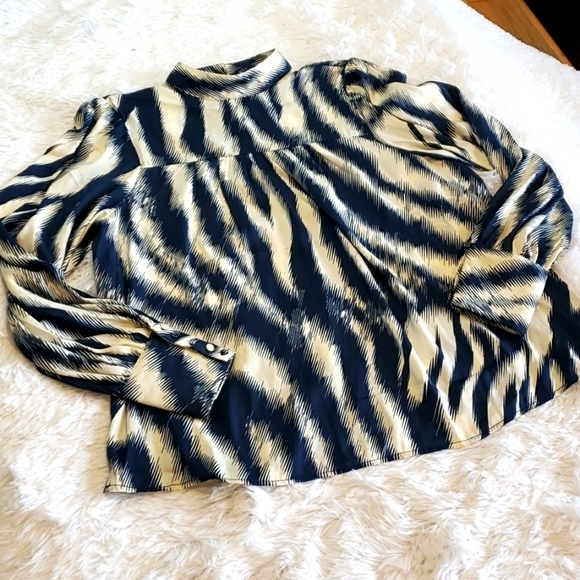 Maison d'Amelie Tops - Maison d'Amelie Blouse, High Neck, Long Sleeved Cream/Blue Size M
